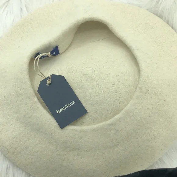 HatAttack Classic Wool Beret in Ivory - Picture 3 of 4